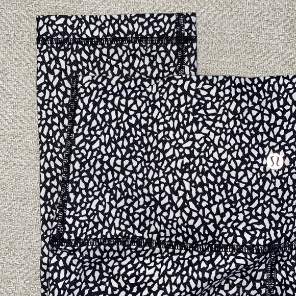 Lululemon Wunder Under Miss Mosaic High Rise Crop Leggings size 6 - Picture 7 of 8